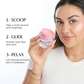 OLIVIAUMMA centella and aloe close-up shows soothing plant extracts.