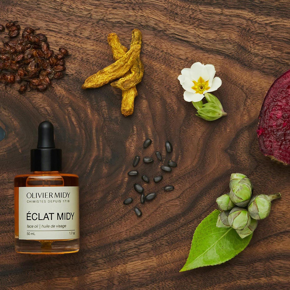 Olivier Midy Eclat Midy on the face during application for a natural glow.