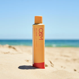 O&amp;M Dry Queen after-use hair looks clean, airy and volumized