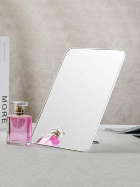 OMIRO large mirror plus travel-friendly size ideal for on-the-go grooming.