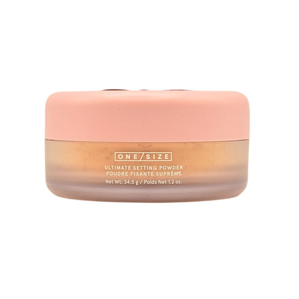 One/Size Ultimate Setting Powder Sweet Honey texture close-up reveals velvety soft-focus finish.