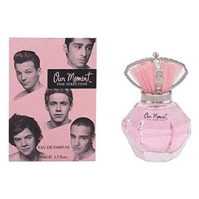 One Direction Our Moment liquid pool capturing the fragrance texture