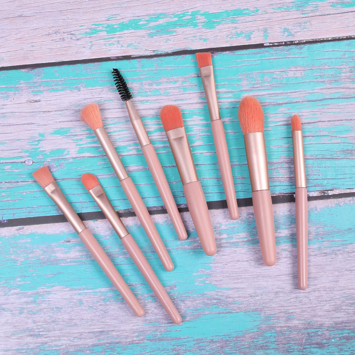 OnlyBetter palette features a built-in mirror for easy touch-ups.