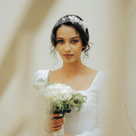 Oriamour dainty headband with ivory tulle vine design for flexible wear
