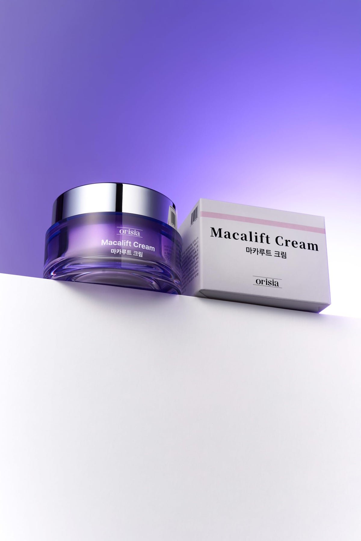 ORISIA MacaLift daily moisturizing care usage demonstrating routine application