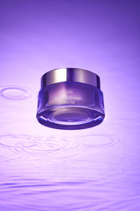 ORISIA MacaLift lightweight non-greasy texture close-up image