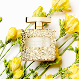 Oscar de la Renta Bella Essence floral heart with rose centifolia scent