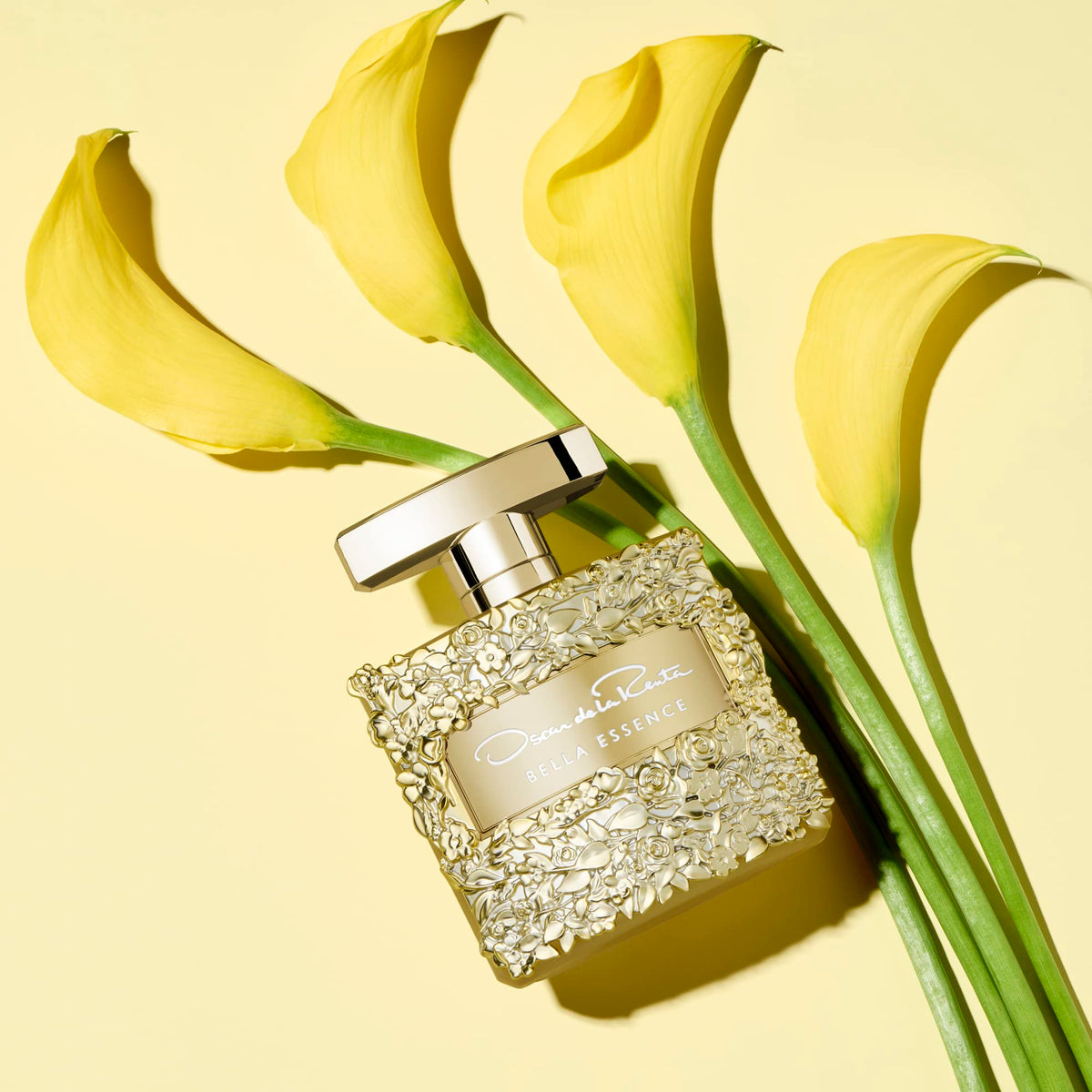 Oscar de la Renta Bella Essence vanilla base for warm lasting allure