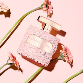 Bella Rosa spray action shows easy, even fragrance application.