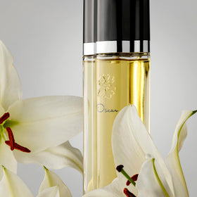 Oscar de la Renta Oscar Signature on vanity display for an elegant morning ritual