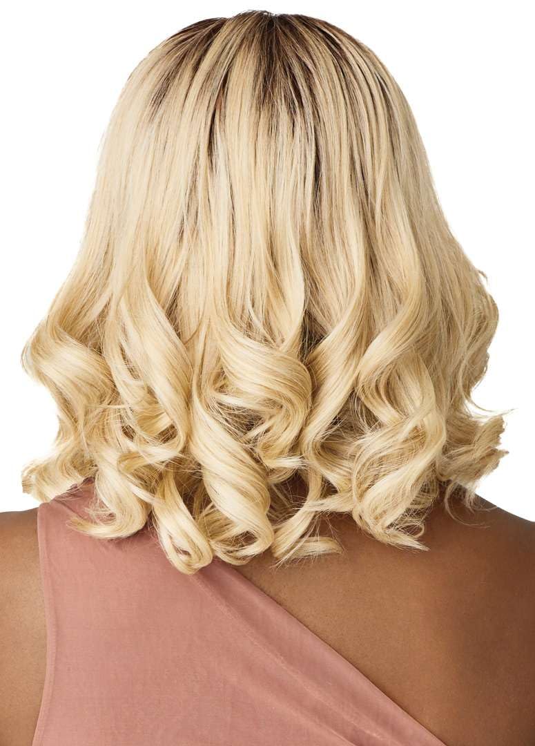 Outre Alora pre-plucked hairline for easy styling.