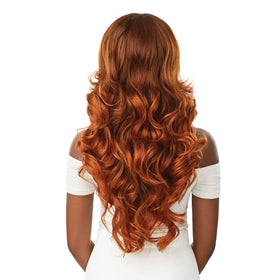 Outre Braids Laurel heat styling up to 400F enables flexible looks.