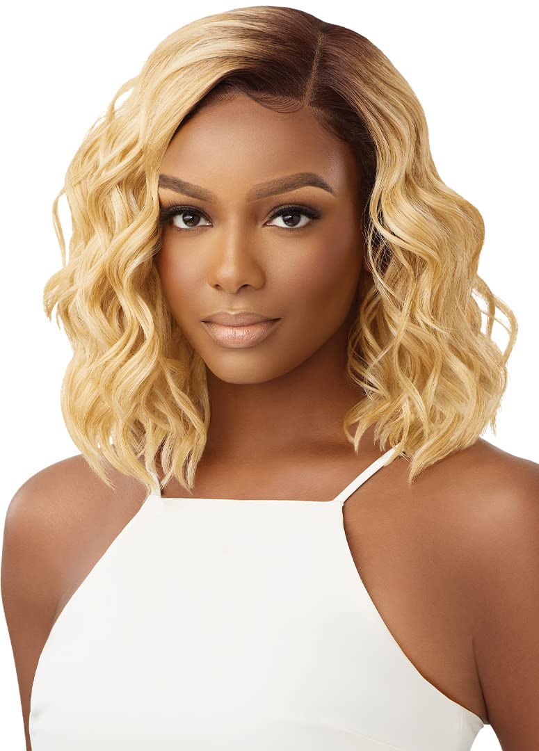 Heat-styling capability illustrated on the Nyla Sleeklay Part wig