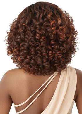 Outre Quick Weave Cypress cap construction reveals flatter fit for smooth crown.