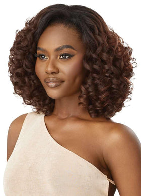 Outre Quick Weave Cypress close-up texture shows natural curls and fiber quality.
