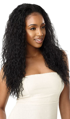 Outre Quick Weave natural hairline blend for a seamless look.