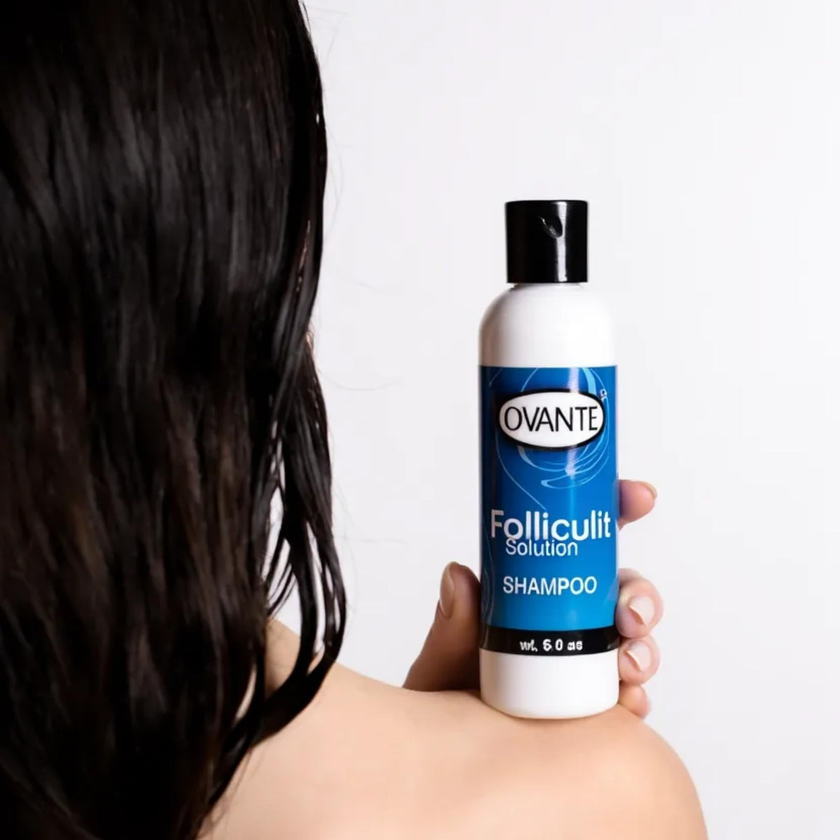 OVANTE Folliculit Shampoo foam on scalp shows refreshing lather.
