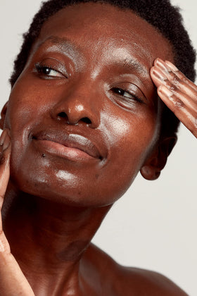 PAI SKINCARE Rosehip oil glide cleanser demonstrates gentle cleansing for sensitive skin.