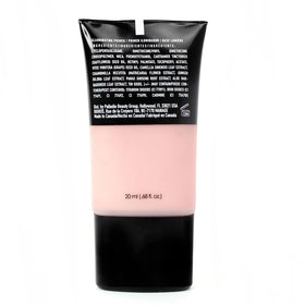Palladio I'm Glowing primer bottle close-up showing packaging.