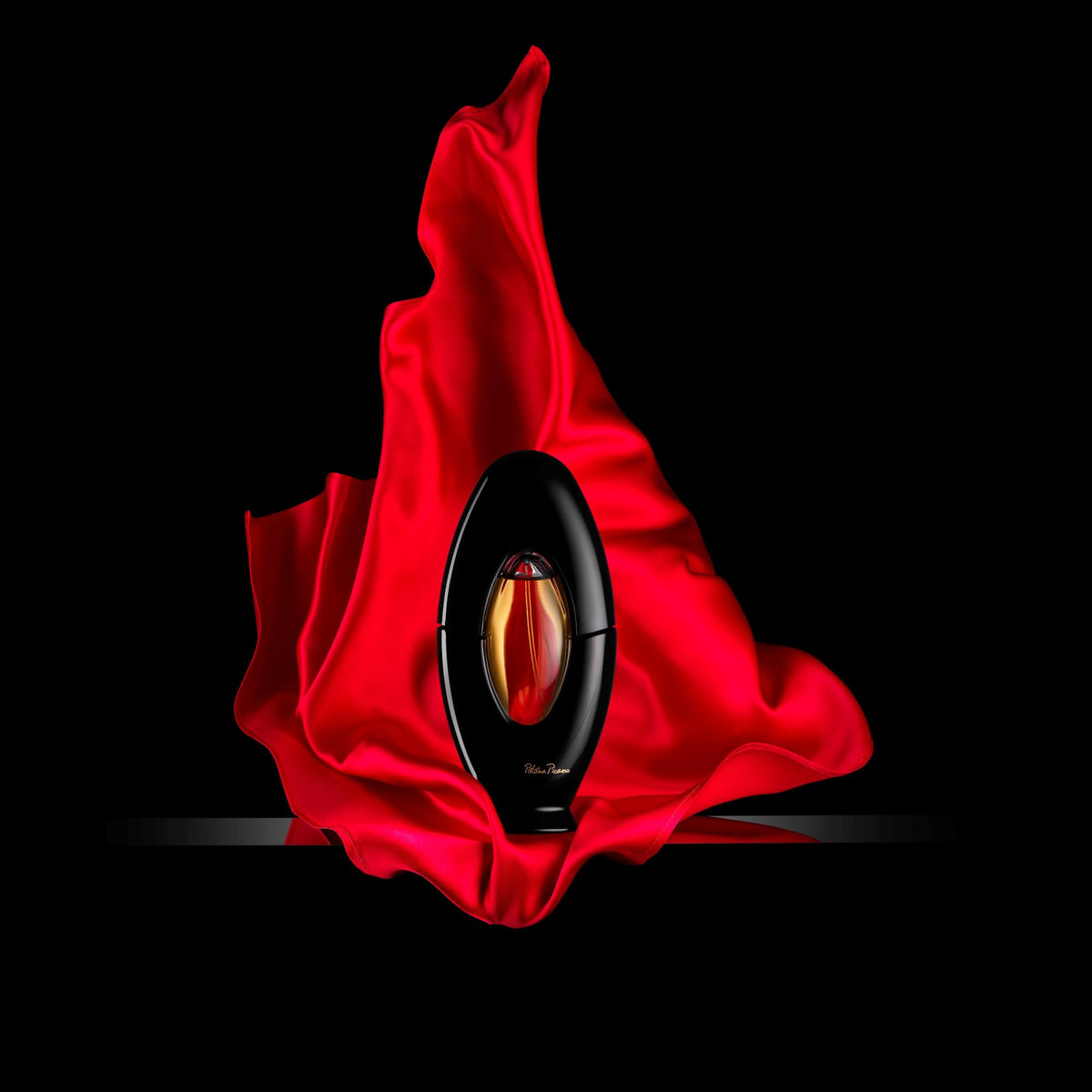Mon Parfum spray application shot for easy wear