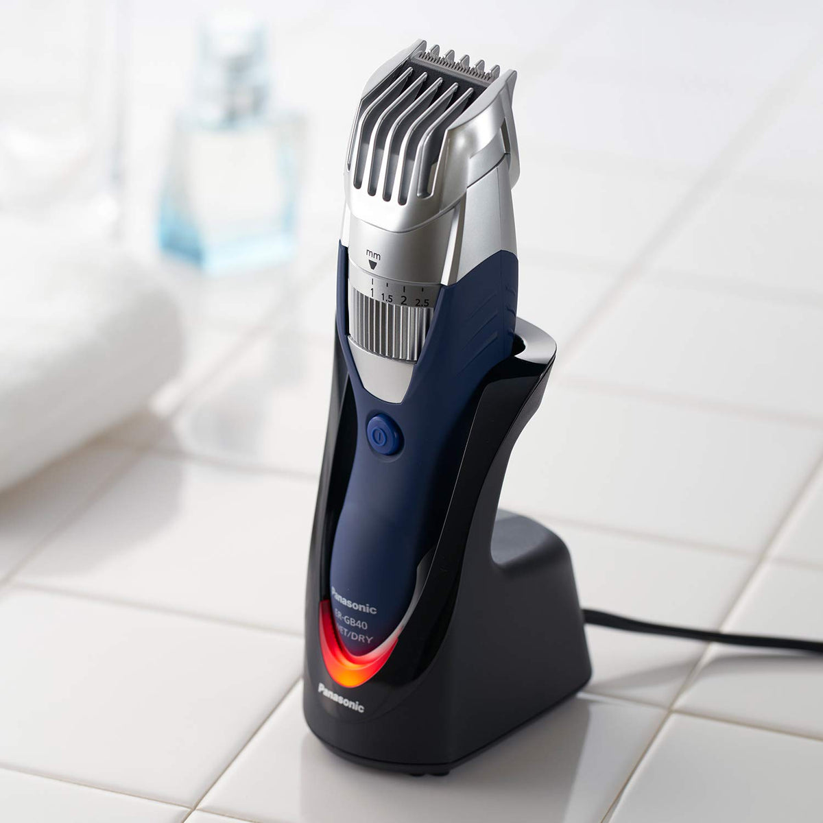 Panasonic ER-GB40-S washable under running water for quick cleanup.