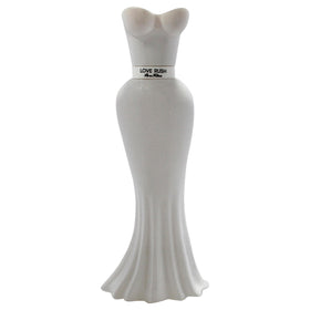 Paris Hilton Love Rush spray application for a delicate daytime or evening wear