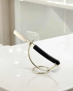 Parker Director Chrome includes five blades for immediate replacement