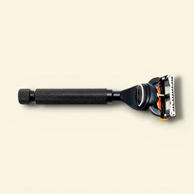Parker Fusion-compatible razor head enables easy blade changes.