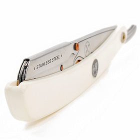 Parker SRW resin handle with ergonomic grip for comfortable, controlled shaves.
