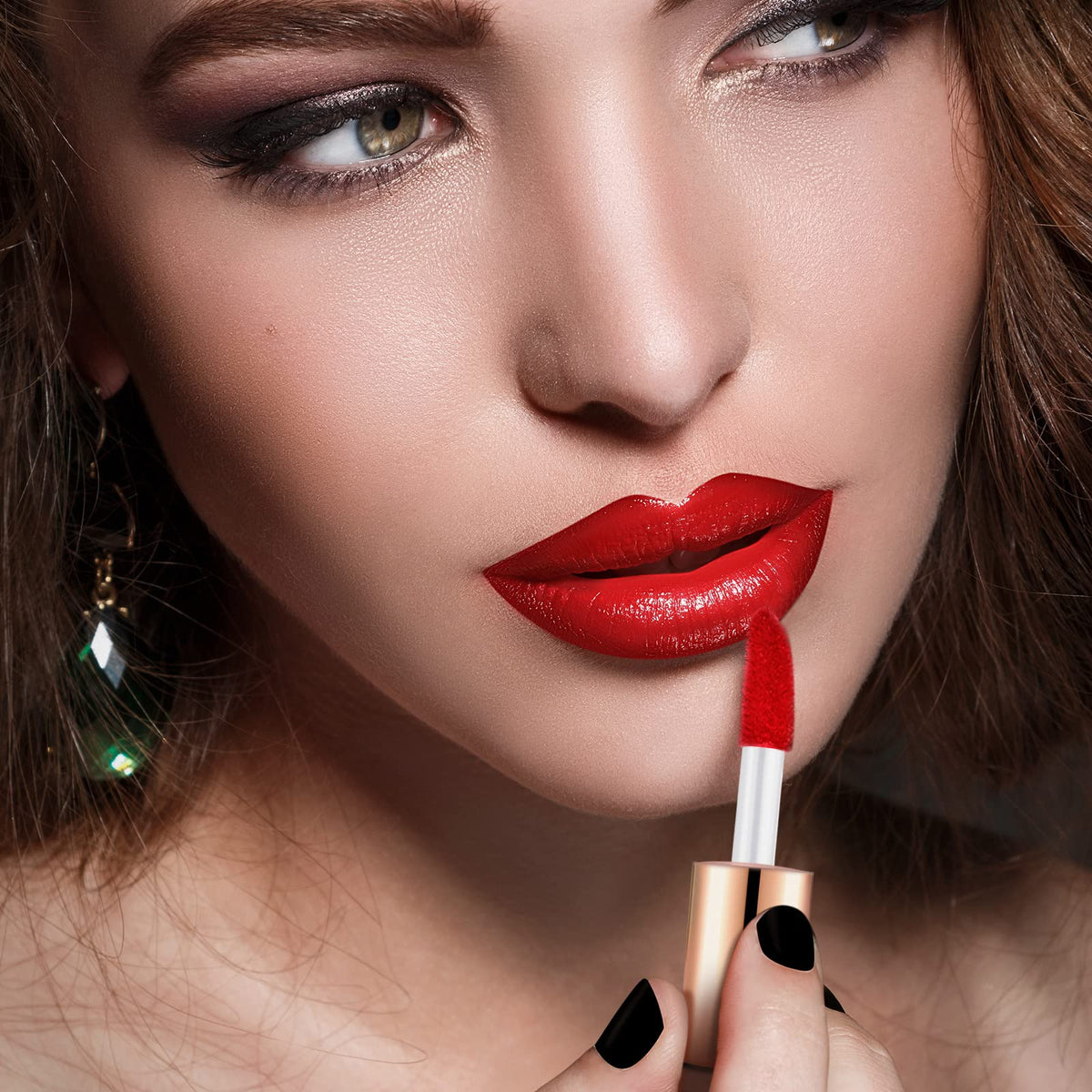 Patelai mini tubes enable easy DIY lip products and color matching.