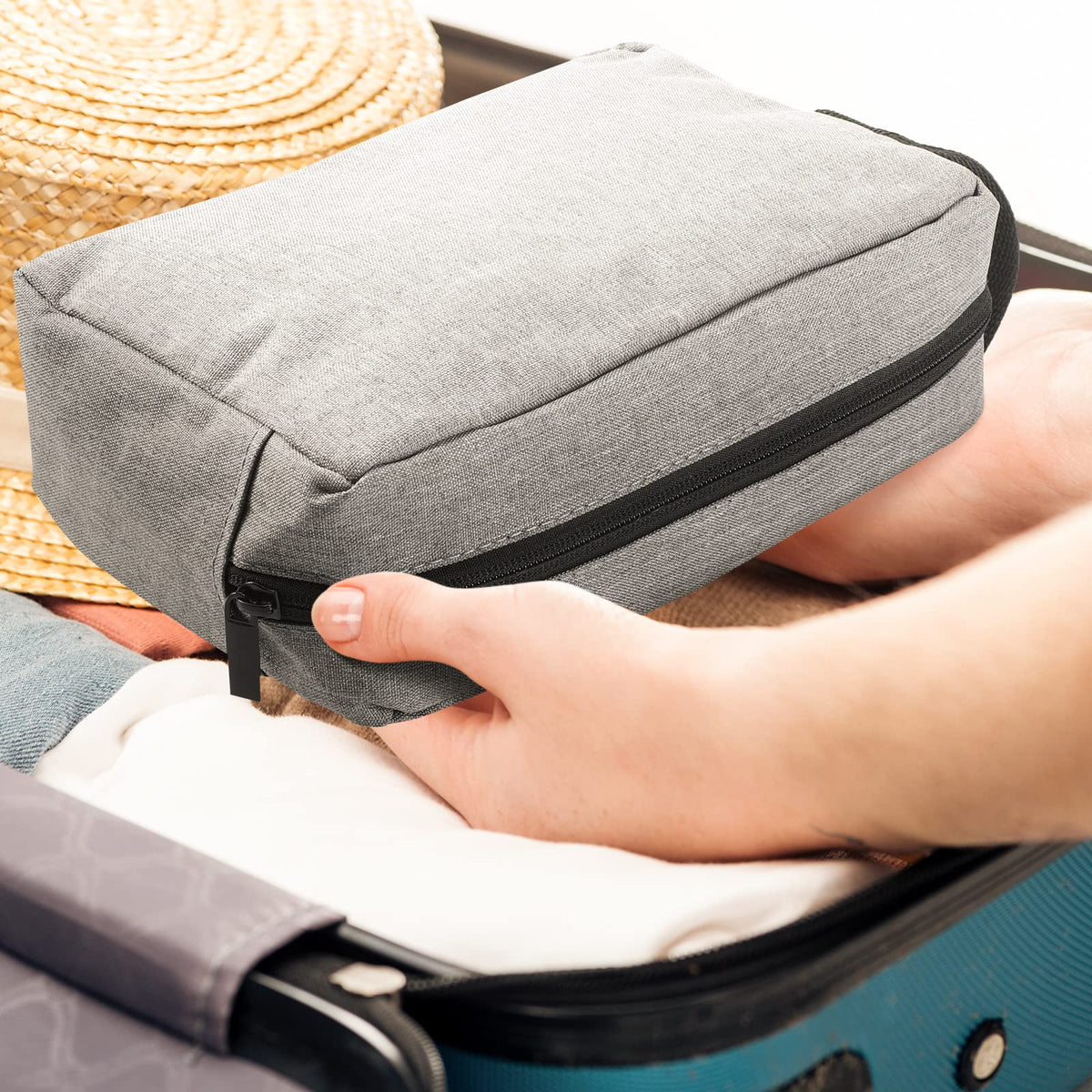 Paterr gym travel toiletry bag keeps items organized for workouts
