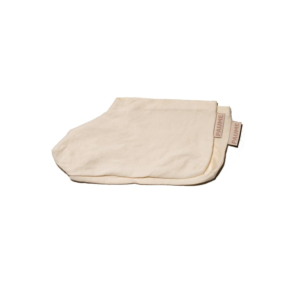 PAUME cotton overnight socks provide overnight hydration for comfortable feet