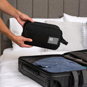 PAVILIA bag dry-wet separation keeps damp items isolated and organized.