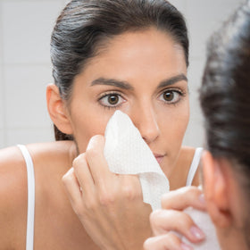 PDI D41900 wipe enriched with coconut oil for mild cleansing