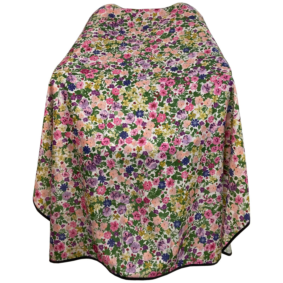 Pelocapa machine-washable cape for easy cleaning after busy days.
