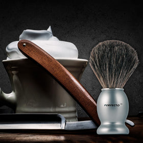 Perfecto bristles build a rich lather easily for a true wet shave.