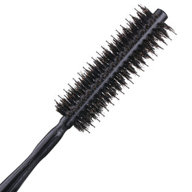 PERFEHAIR finishing look demonstrates frizz-control and sleek shine.