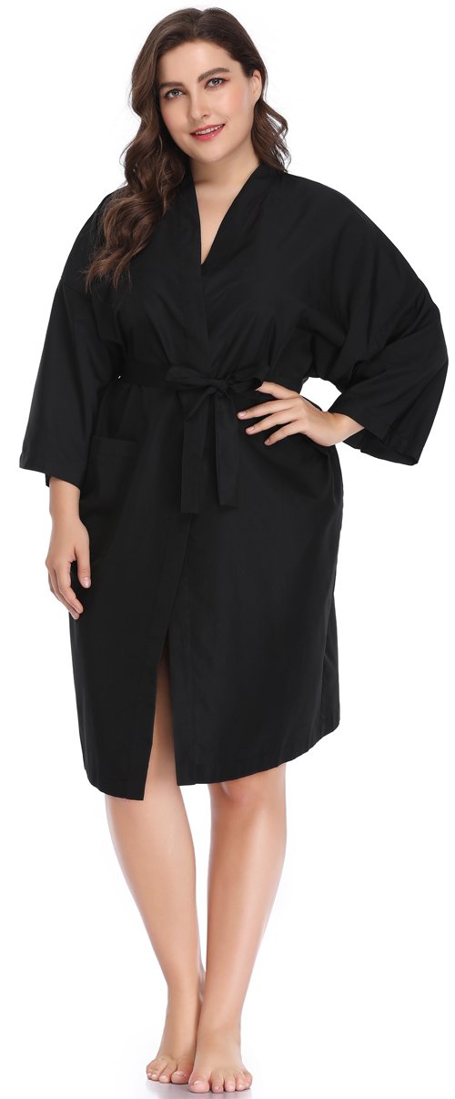 PERFEHAIR Salon Robes Smock Black pocket closeup emphasizes convenient storage during appointments.