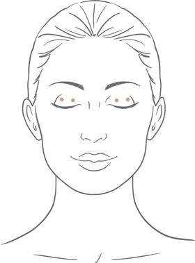 Perricone MD No Makeup Liquid Eyeshadow closeup on eyelids shows buildable, even coverage.