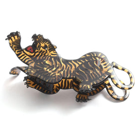 Personfun tiger claw clip securely holds hair with a playful tiger design.