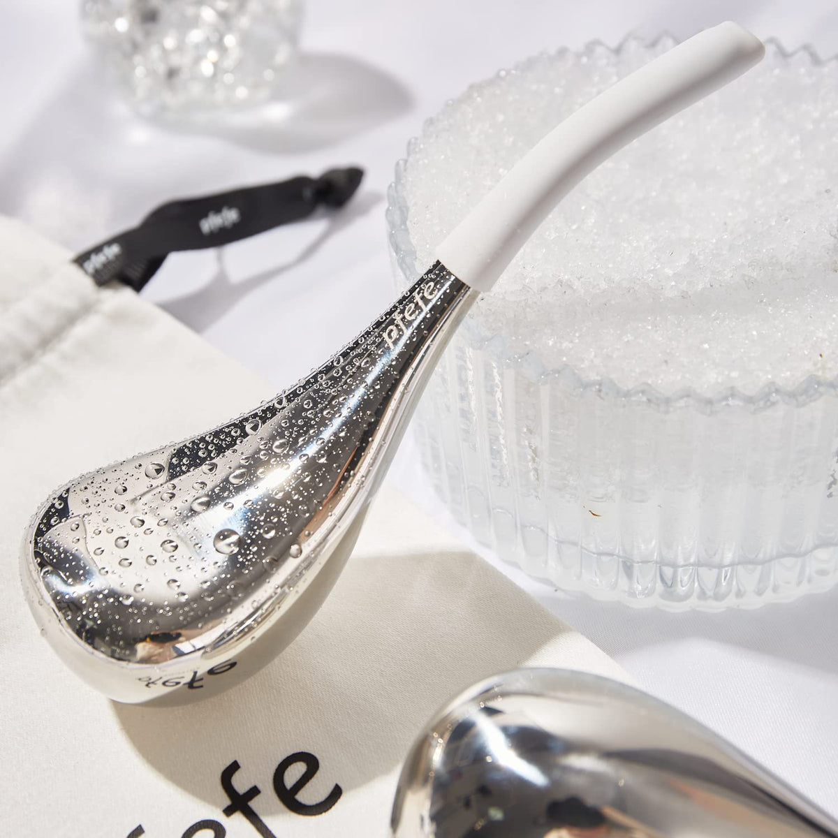pfefe Cryo Sticks freezer-ready design for quick morning skincare