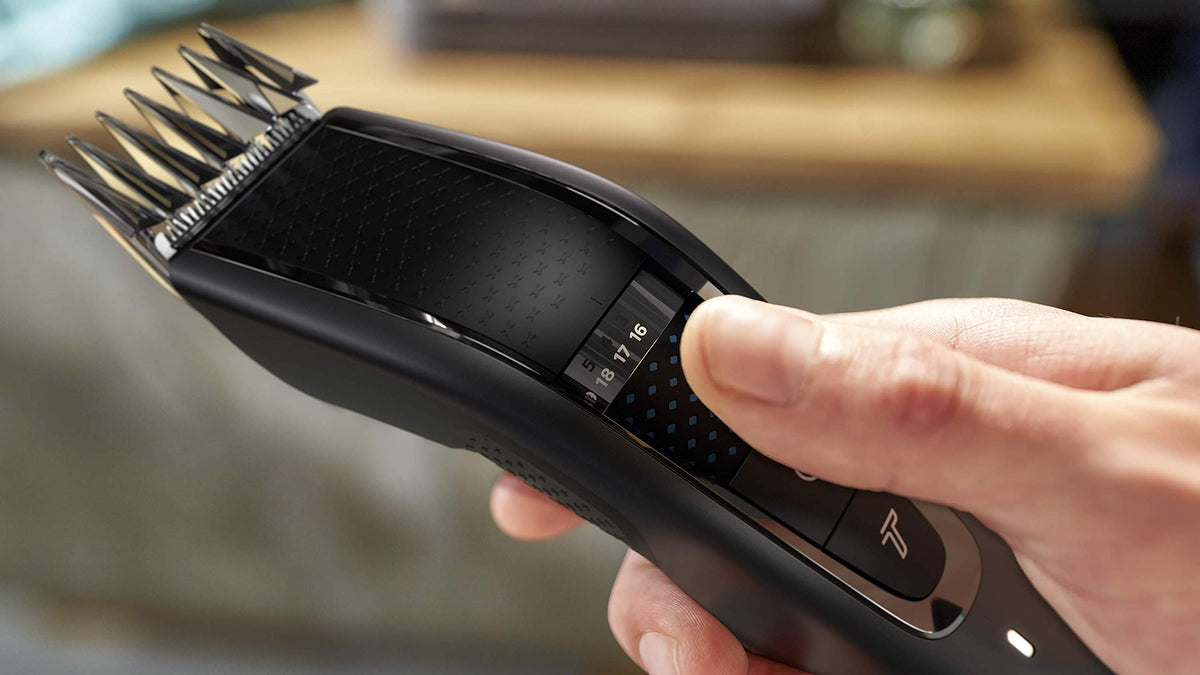 Ergonomic grip and smooth blades for comfortable home grooming