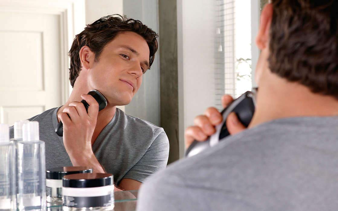 Philips Norelco SH50 shaver handle with easy snap-on fit