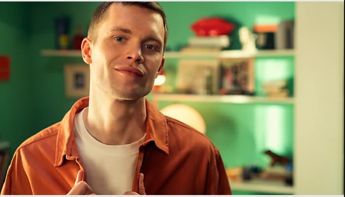 PHILIPS OneBlade 360 Face trims beard with easy stubble shaping