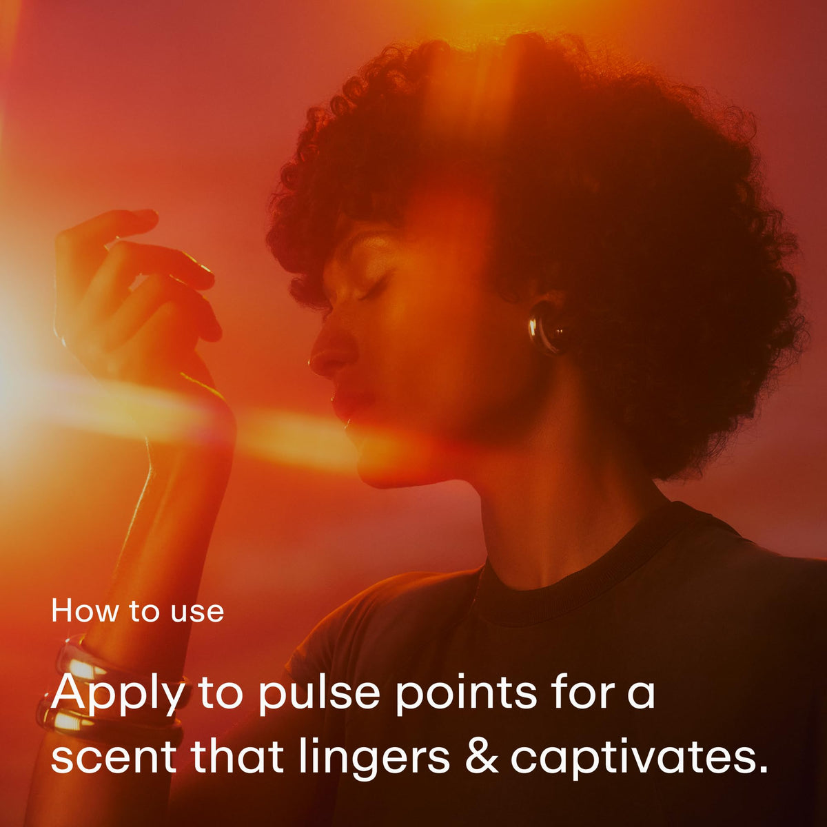PHLUR Afterglow base notes combine sandalwood, amber, and cashmere woods for a velvety finish.