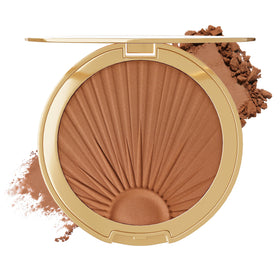 Physicians Formula Bronze Booster Sun Bronzer Powder provides natural warmth with a smooth blend.