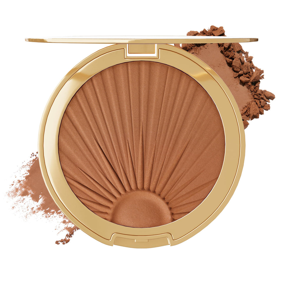 Physicians Formula Bronze Booster Sun Bronzer Powder provides natural warmth with a smooth blend.