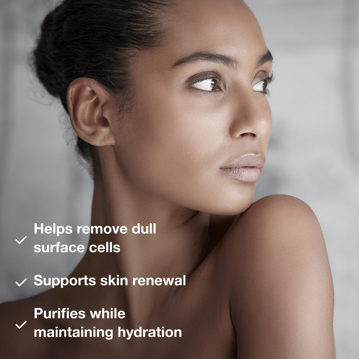 PHYTOMER body cleanser exfoliates during a gentle massage for refreshed skin