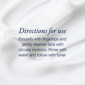 Phytomer Perfect Visage Bottle close-up shows premium cleansing formula.