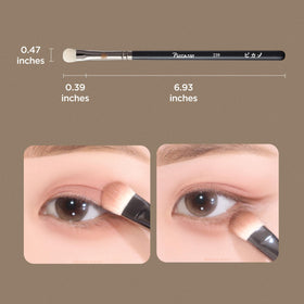 Piccasso 239 Eyeshadow Brush blends shadows around outer corners with precision.